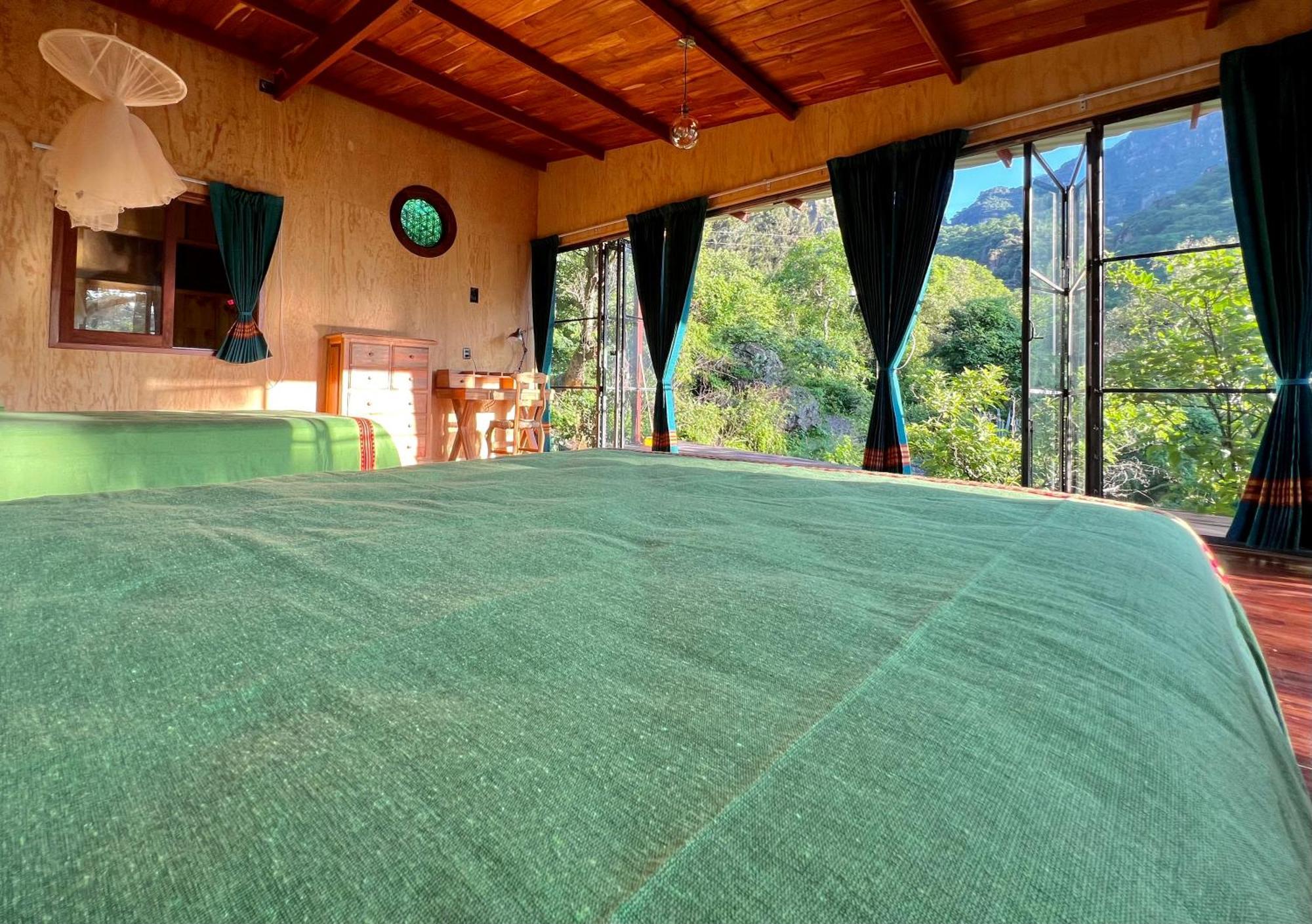 Santuario Ave Fenix-Cabanas Tepoztlan Bilik gambar